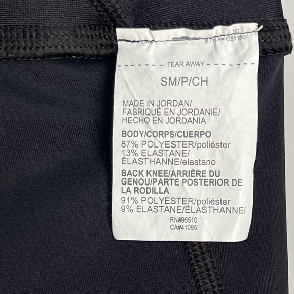 Under Armour HEATGEAR Compression Leggings w/ Cutout Details - Small - Picture 9 of 10